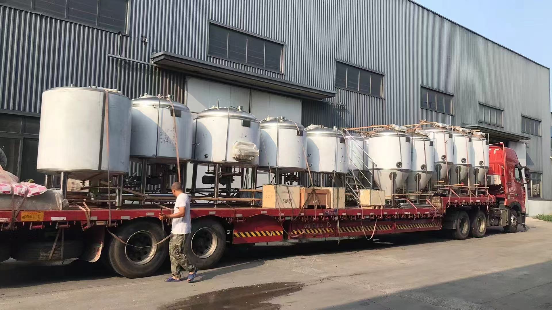 阳新精酿啤酒设备厂—精酿啤酒设备